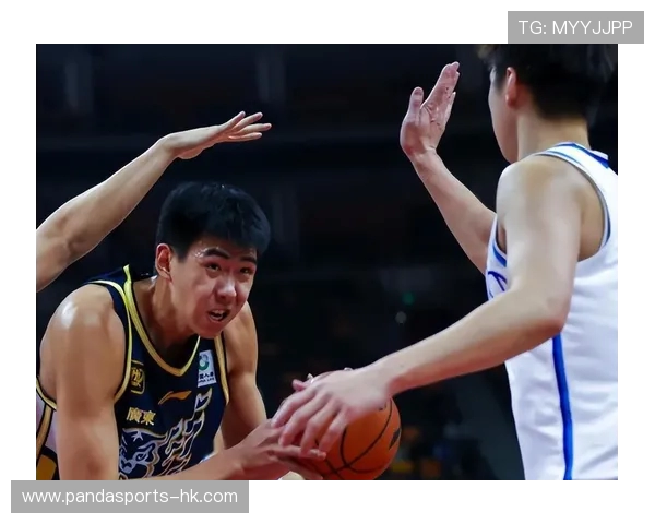 CBA赛场激战：球队对抗升级，明星球员争锋引爆全场热潮