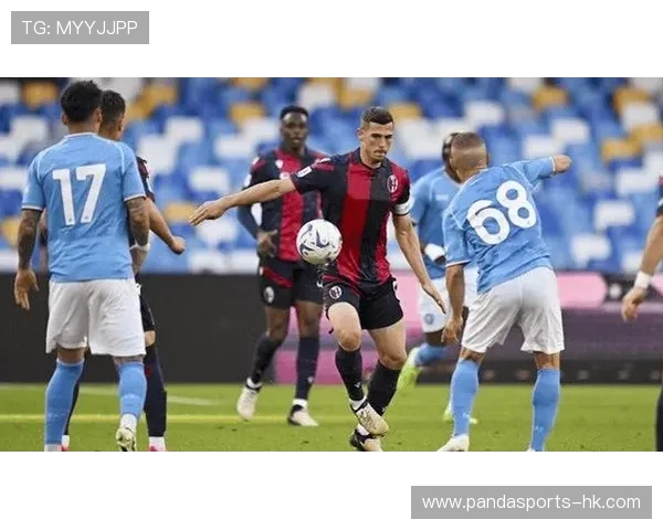 意甲新赛季战况激烈,豪门争冠形势错综复杂,黑马崛起引发关注 意甲新赛季战况激烈,豪门争冠形势错综复杂,黑马崛起引发关注